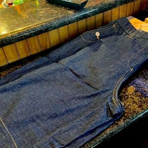 Susan Graver Size Medium Bermuda Shorts.